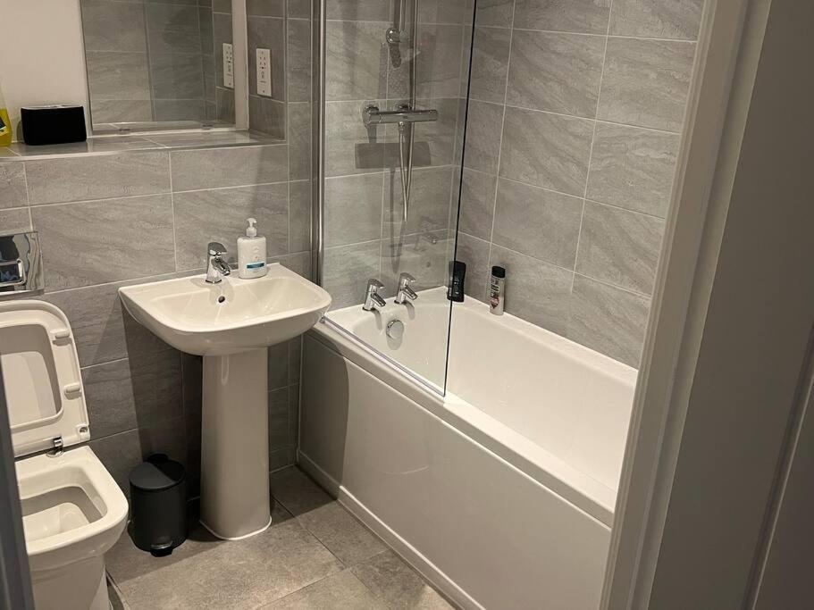 Luxe City Centre Apartment Бирмингам Екстериор снимка
